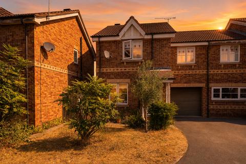 3 bedroom semi-detached house for sale, West End Court, Rossington, DN11
