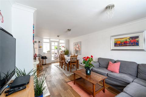 3 bedroom house for sale, Portsmouth Road, Surrey KT11