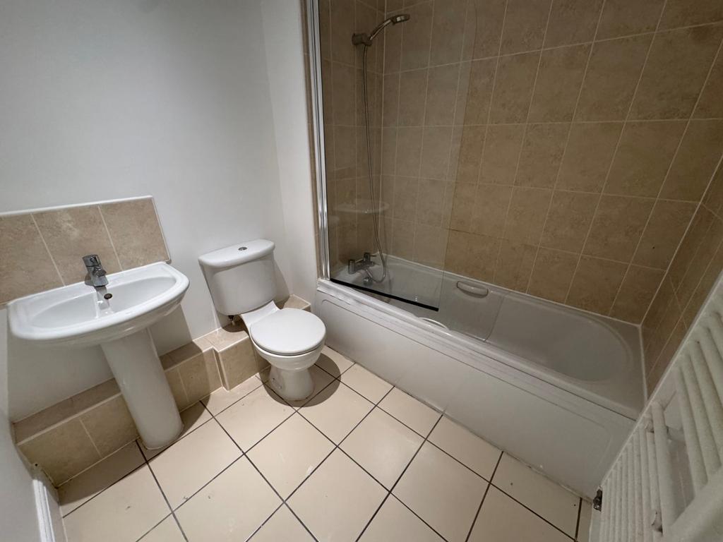 Apartment in Gedling, Woodthorpe - View 6