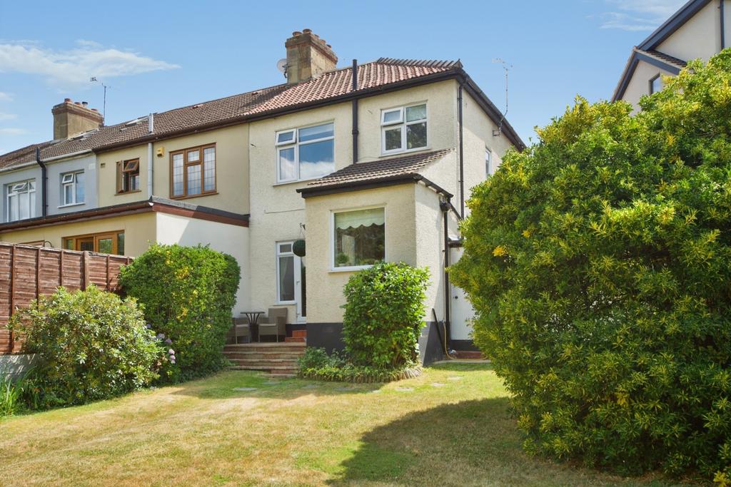 Detached house exterior, garden