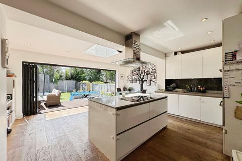 4 bedroom semi-detached house for sale, Morley Crescent, Edgware, HA8