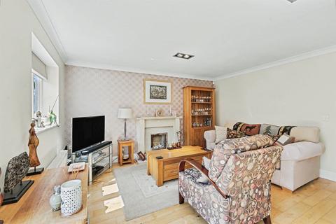 3 bedroom end of terrace house for sale, High Street, Hardingstone, Northampton