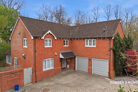 5 bedroom detached house for sale, Epping Road, North Weald, CM16