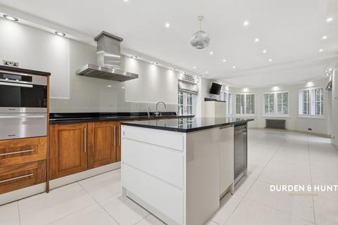 5 bedroom detached house for sale, Epping Road, North Weald, CM16