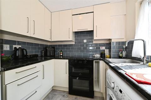 1 bedroom flat to rent, Tilebarn Close, Henley-on-thames, RG9