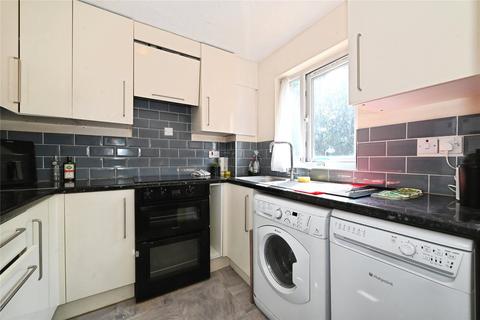 1 bedroom flat to rent, Tilebarn Close, Henley-on-thames, RG9