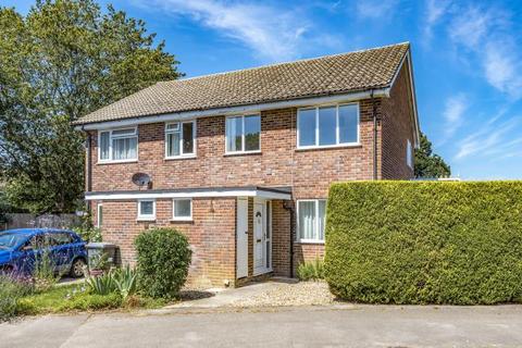 3 bed semi-detached house for rent in Glendale Avenue, Newbury, RG14