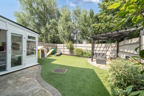 2 bedroom end of terrace house for sale, Cloudberry Road, Woodhall Park, Swindon, SN25
