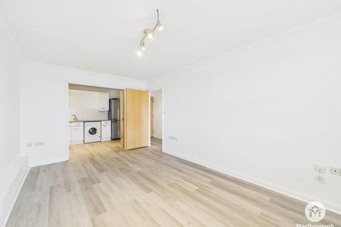 1 bedroom flat to rent, Carlisle Road, Buckingham Court Carlisle Road, RM1