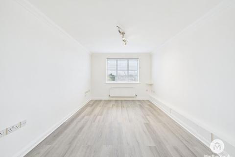 1 bedroom flat to rent, Carlisle Road, Buckingham Court Carlisle Road, RM1