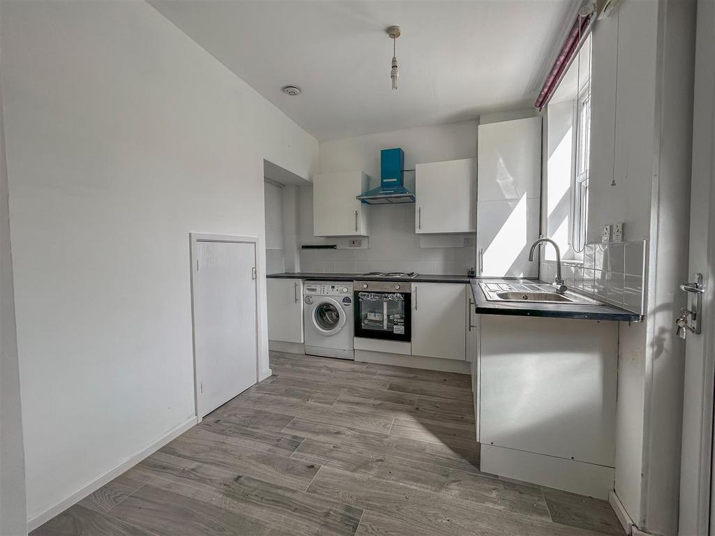 Hillsleigh Road, Cowgate - View 3