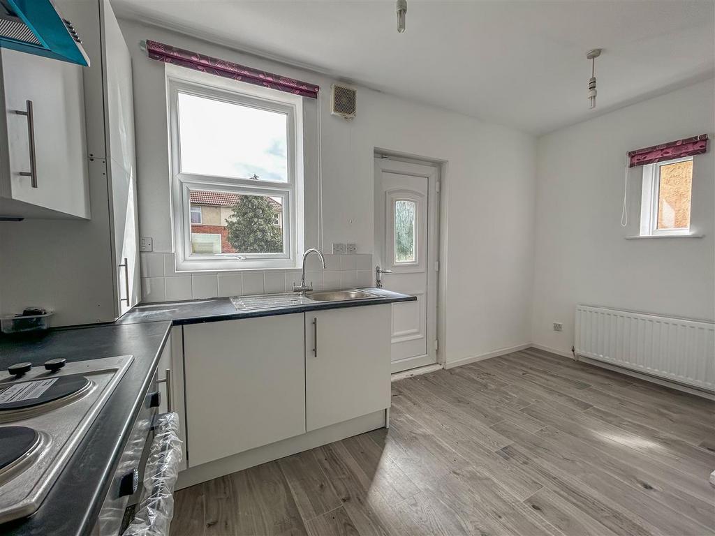 Hillsleigh Road, Cowgate - View 4
