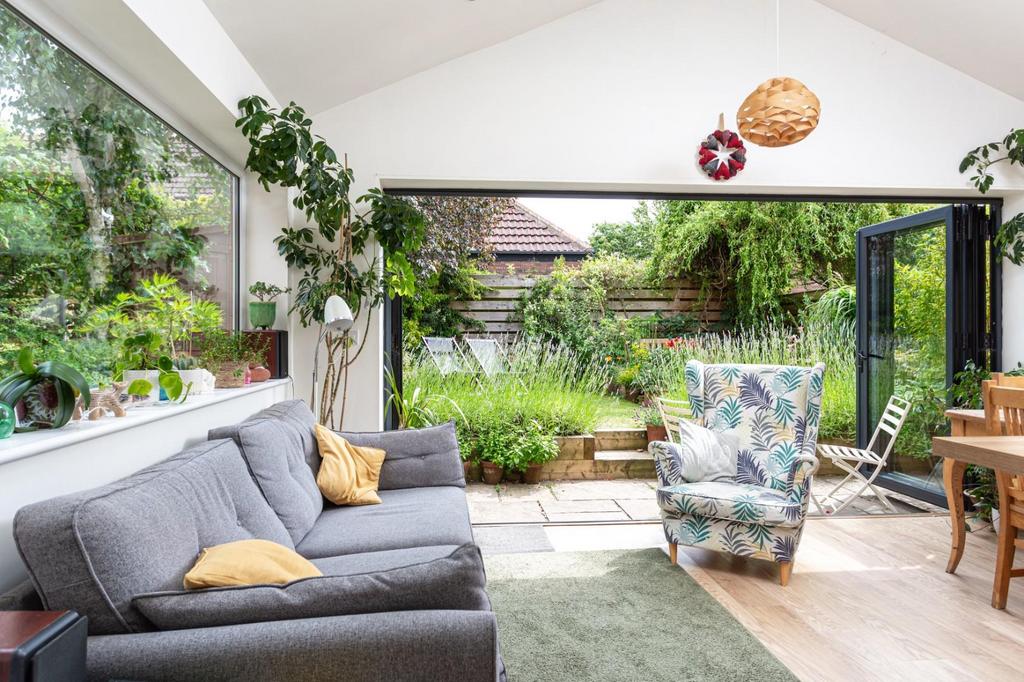 House in York, Clifton Park, Rawcliffe - More
