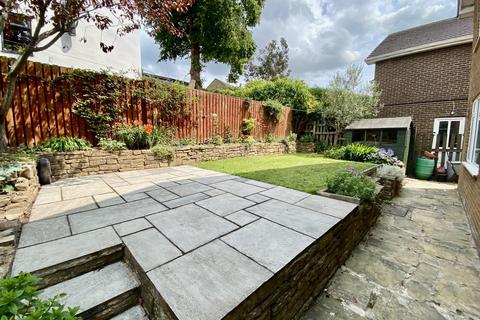 4 bedroom detached house for sale, Overhall Park, Mirfield