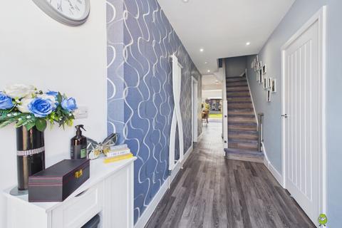 4 bedroom semi-detached house for sale, Knowle Avenue, Bexleyheath, Kent, DA7