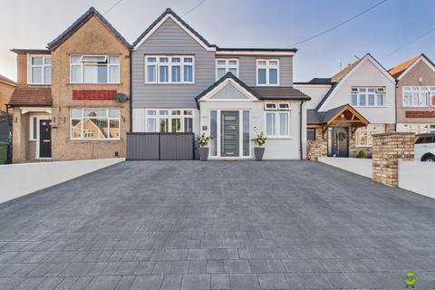4 bedroom semi-detached house for sale, Knowle Avenue, Bexleyheath, Kent, DA7