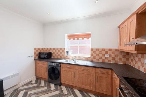 2 bedroom flat for sale, Berkeley Court Higher Green, Poulton-Le-Fylde and parking space, Lancashire, FY6 7AW