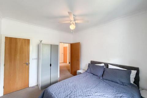 2 bedroom flat for sale, Berkeley Court Higher Green, Poulton-Le-Fylde and parking space, Lancashire, FY6 7AW