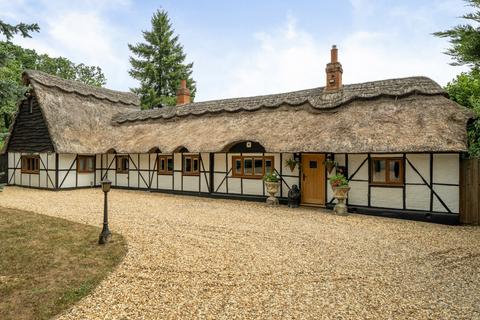 4 bedroom detached house for sale, Honey Hill, Berkshire RG40
