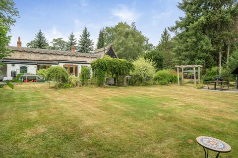 4 bedroom detached house for sale, Honey Hill, Berkshire RG40