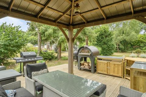 4 bedroom detached house for sale, Honey Hill, Berkshire RG40