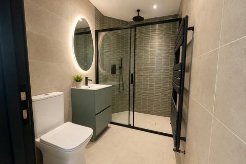 Studio to rent, Kings Cross Road, Islington, London, WC1X