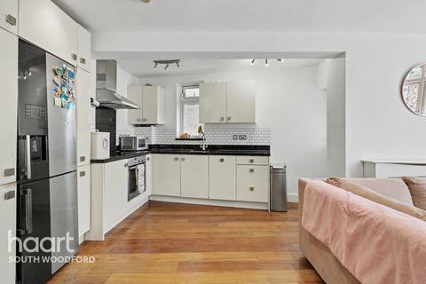 2 bedroom duplex for sale, Wynndale Road, London