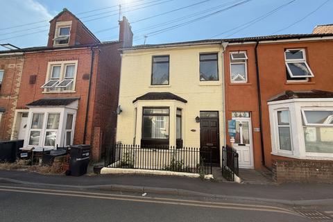2 bed semi-detached house for rent in Eastland Road, Somerset BA21