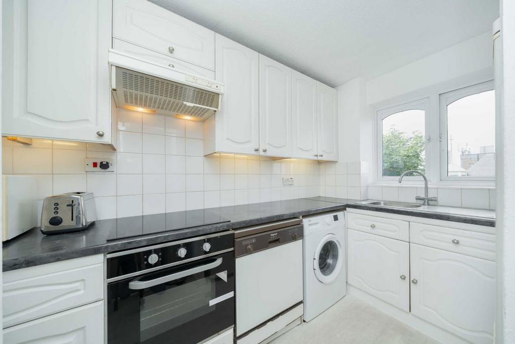 Apartment in London - View 2
