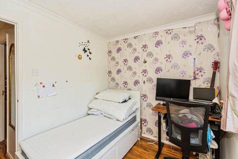 2 bedroom house for sale, Richards Way, Slough SL1