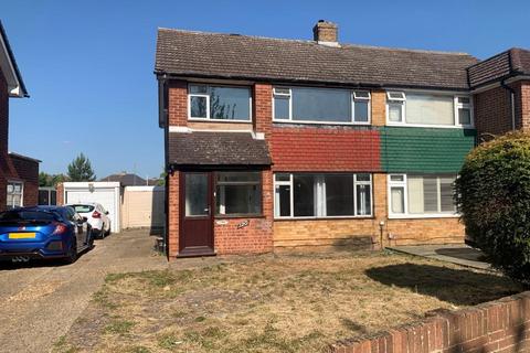 3 bedroom semi-detached house to rent, Vigilant Way, Gravesend