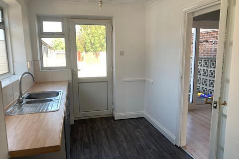3 bedroom semi-detached house to rent, Vigilant Way, Gravesend