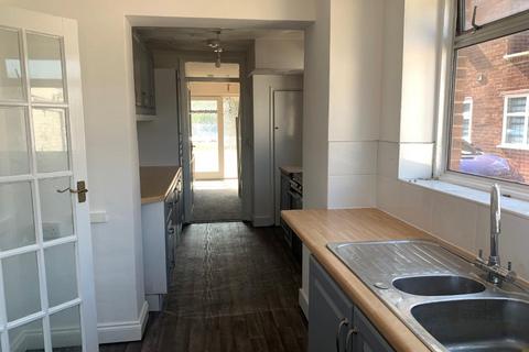 3 bedroom semi-detached house to rent, Vigilant Way, Gravesend