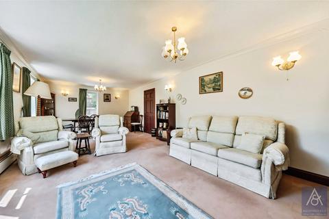 2 bedroom bungalow for sale, Hinton Road, Northamptonshire NN13