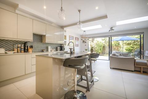 4 bedroom house for sale, Castlegate, Richmond, TW9