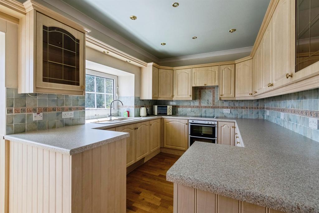 House in Leeds, Whitkirk - View 2