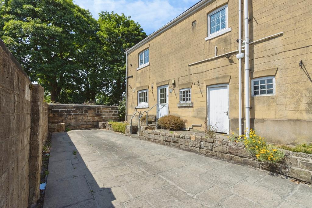 House in Leeds, Whitkirk - More