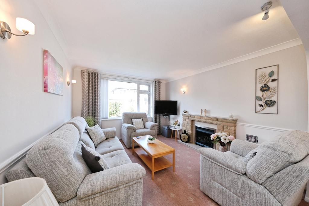 House in Broxtowe, Assarts Farm Estate, Nuthall - View 3