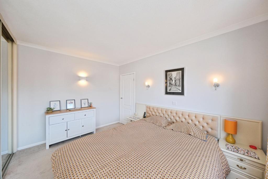 House in Broxtowe, Assarts Farm Estate, Nuthall - View 4