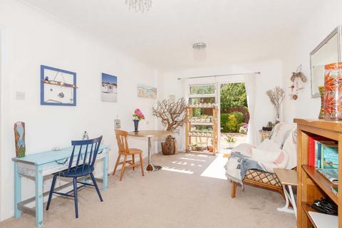 1 bedroom flat for sale, Freshbrook Road, Lancing, BN15