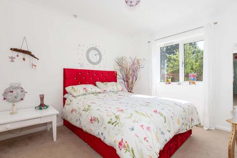 1 bedroom flat for sale, Freshbrook Road, Lancing, BN15