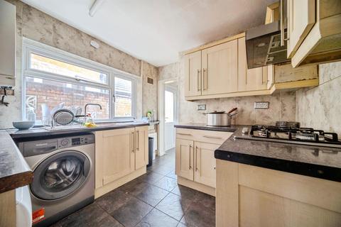 3 bedroom terraced house for sale, Western Road, Bletchley, Milton Keynes