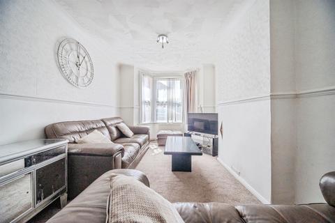 3 bedroom terraced house for sale, Western Road, Bletchley, Milton Keynes