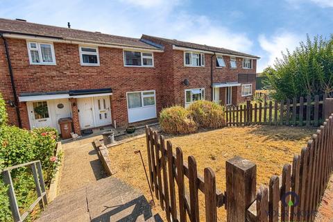 undefined, BADLOW CLOSE, ERITH DA8