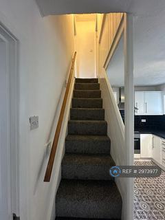 2 bedroom terraced house to rent, High Street West, Glossop, SK13