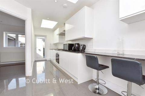5 bedroom semi-detached house for sale, Harcourt Road, Croydon CR7