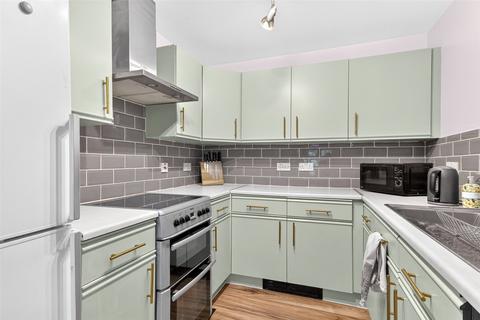 1 bedroom apartment for sale, Crowthorne Road, Bracknell, Berkshire, RG12