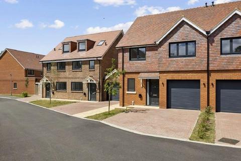 4 bedroom semi-detached house for sale, Hind Gardens, London Road, Hindhead GU26.