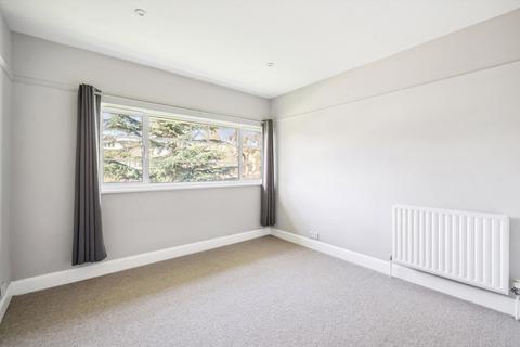 2 bedroom flat to rent, Popes Avenue, Twickenham TW2