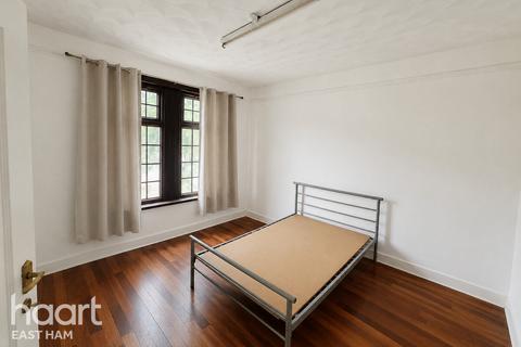 2 bedroom flat to rent, Northfield Road, LONDON
